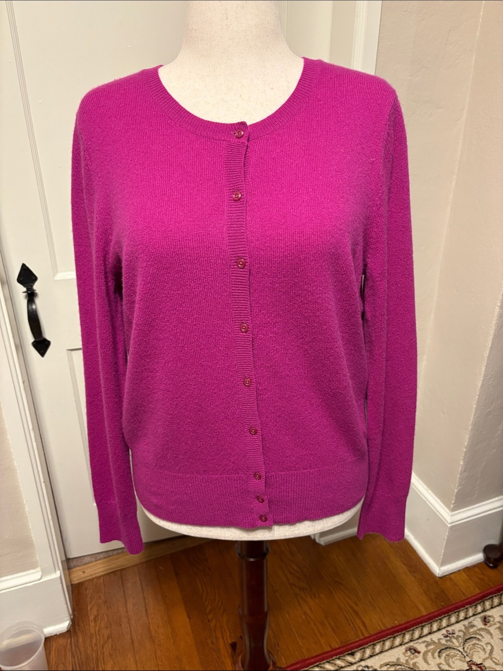 NWOT Lord & Taylor 100% Cashmere Crewneck Cardigan Sweater - Fuchsia Pink